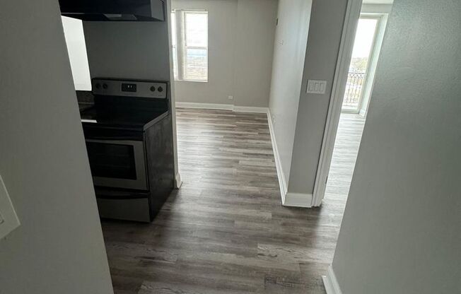 1 bed, 1 bath, 522 sqft, $1,200, Unit 906