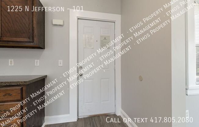 1225 N JEFFERSON