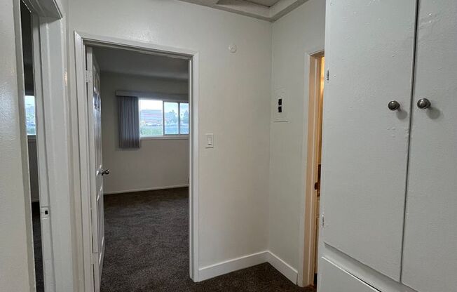 2 beds, 1 bath, 875 sqft, $2,195, Unit 20