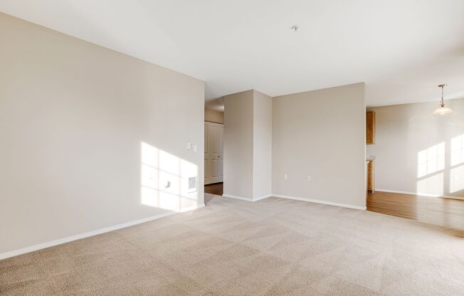 2 beds, 2 baths, 1,015 sqft, $1,650, Unit 1236-304