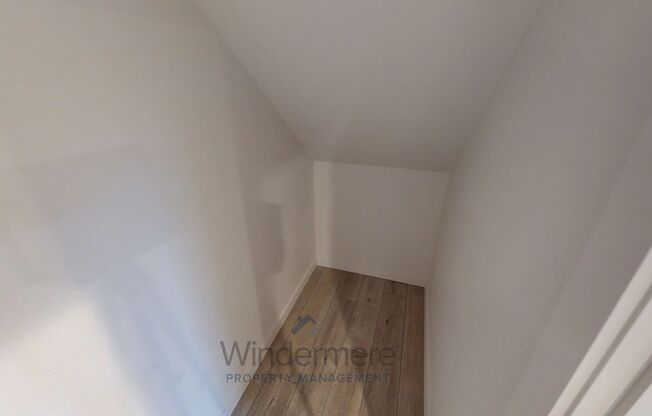 3 beds, 2.5 baths, 1,268 sqft, $1,995, Unit 384 Arissa