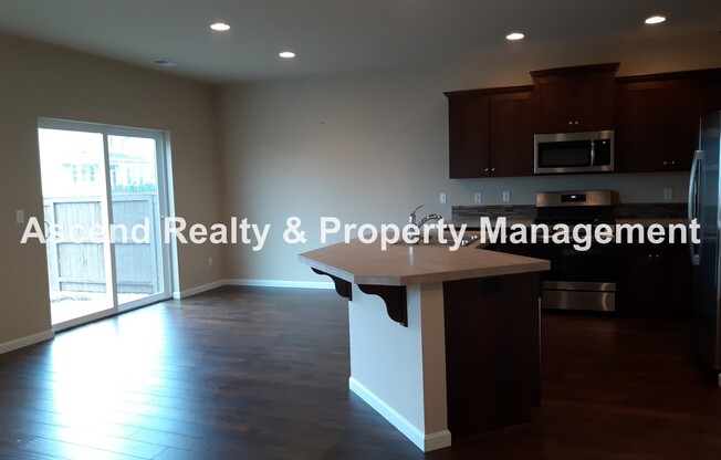Open Floor Plan 3 Bed Craftsman in Bethany Quick Access to Schools, Shops Intel/Nike Hwy 26