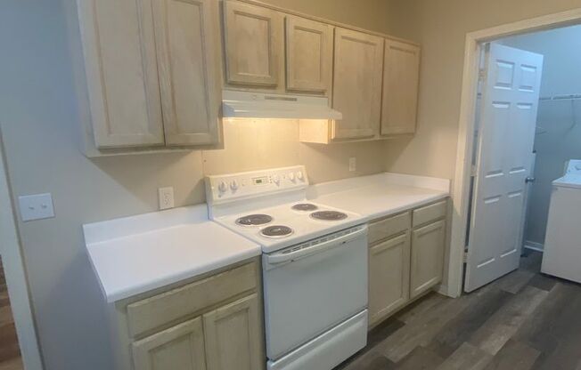 1 bed, 1 bath, 660 sqft, $600, Unit Unit # 67