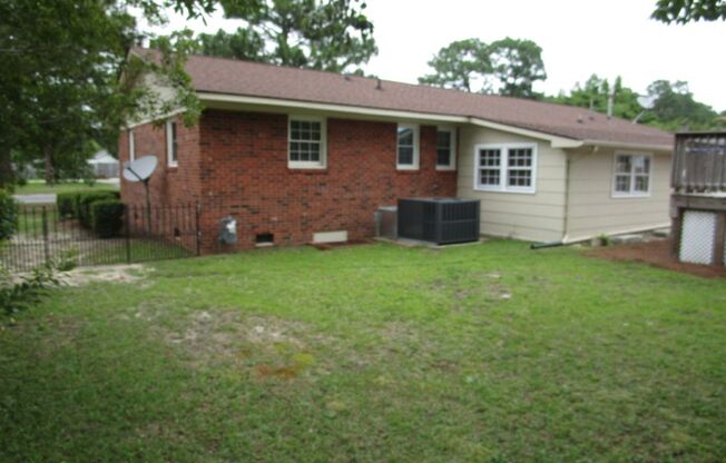 3 beds, 2 baths, $1,500