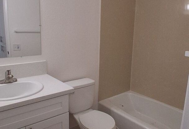 2 beds, 2 baths, 836 sqft, $2,450, Unit 205