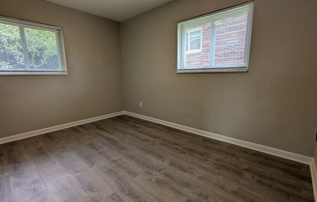 Beautiful, Fully Renovated 2 Bedroom in North County - IN UNIT Washer/Dryer