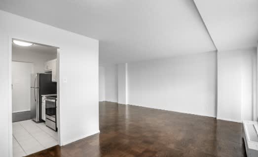 Unfurnished Living Area at Calvert House Apartments, Washington, 20008