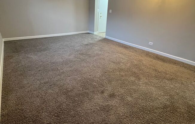 2 beds, 1 bath, 865 sqft, $1,195, Unit WP 305