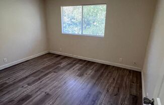 2 beds, 1 bath, 942 sqft, $1,100