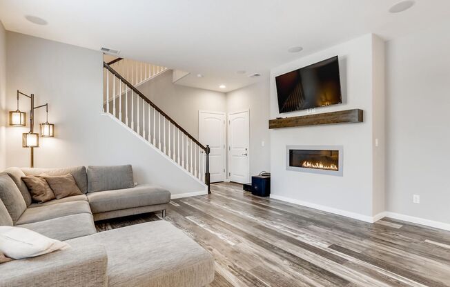 AVAILABLE FOR MOVE IN ON AUGUST 1ST!