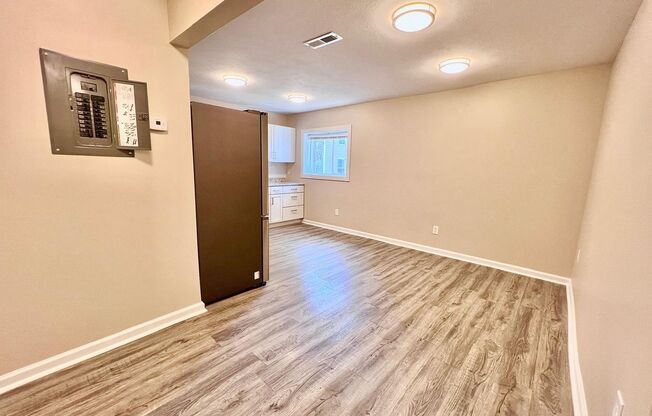 1 bed, 1 bath, $995, Unit APT 5