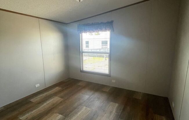 2 beds, 2 baths, $850, Unit B-01