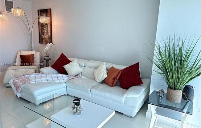 1 bed, 1 bath, 800 sqft, $3,400, Unit 50 Biscayne Blvd # 1907