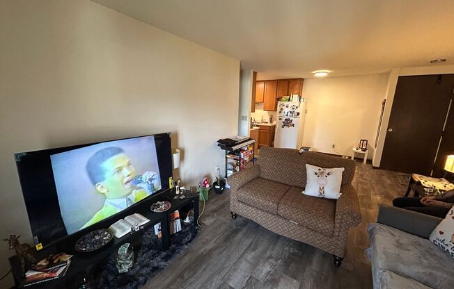 1 bed, 1 bath, $925, Unit 15