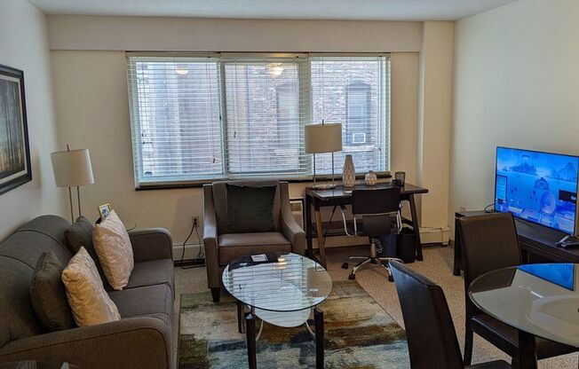1 bed, 1 bath, 570 sqft, $2,850, Unit 405