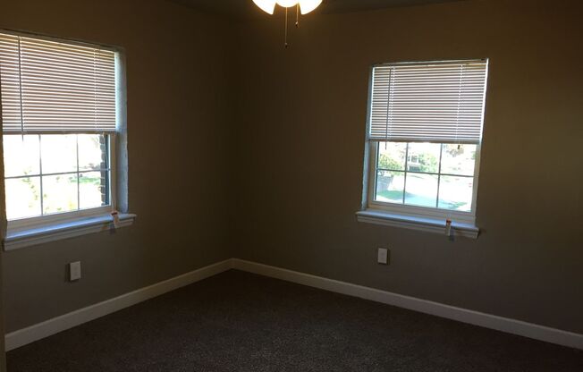 2 beds, 1 bath, $1,250