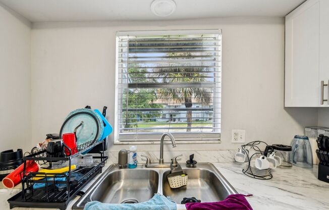 3 beds, 2 baths, 1,300 sqft, $1,800