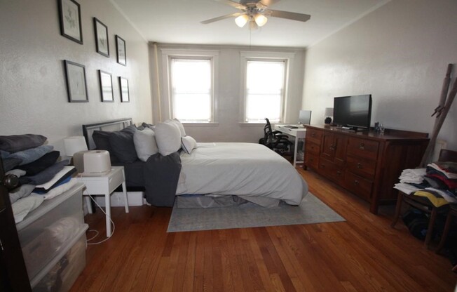 1 bed, 1 bath, 750 sqft, $2,500, Unit 33