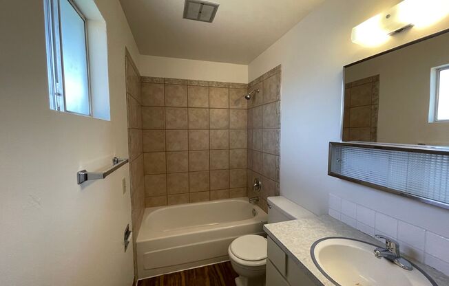 1 bed, 1 bath, $925, Unit Unit 12