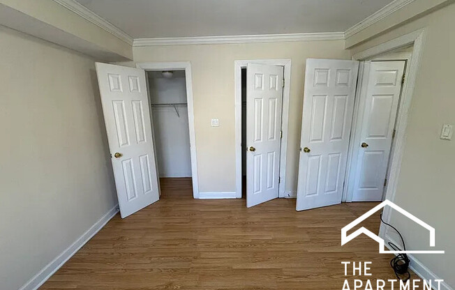 2704 W LUNT