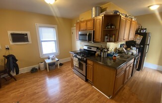 46 DICKINSON ST