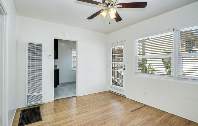 1 bed, 1 bath, $1,800, Unit 4464