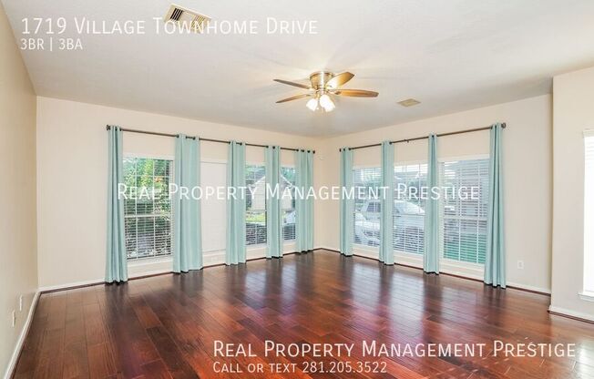 1719 VLG TOWNHOUSE DR