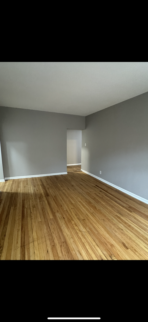 3 beds, 1 bath, $2,249, Unit 228-3E