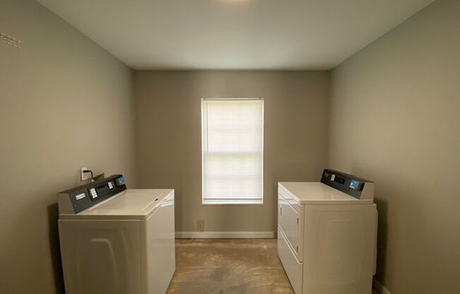 2 beds, 1 bath, 750 sqft, $1,295, Unit 264- Seals