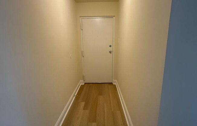 3 beds, 2 baths, 1,152 sqft, $2,300, Unit 14209 #301