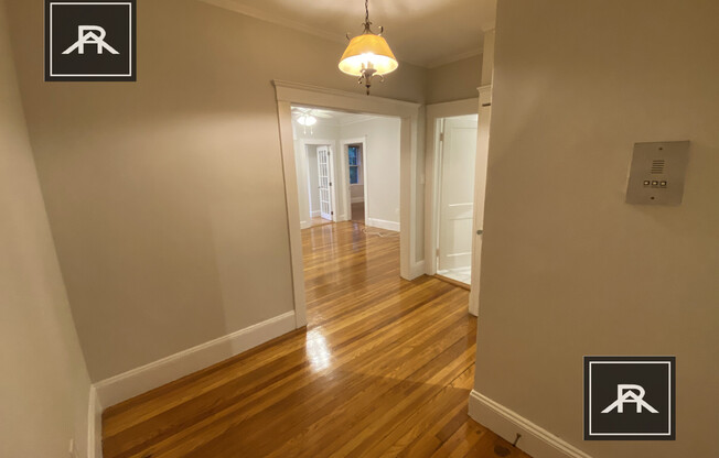 28 CHISWICK RD