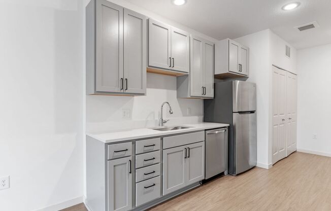 2 beds, 1 bath, 884 sqft, $1,945, Unit 110