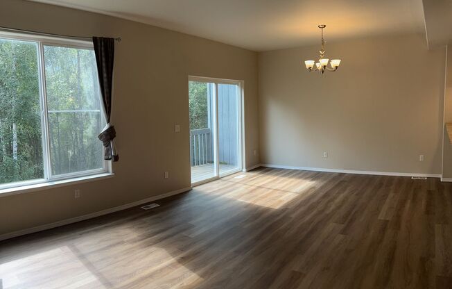 3 bed/3.5 Baths. Eagle river.