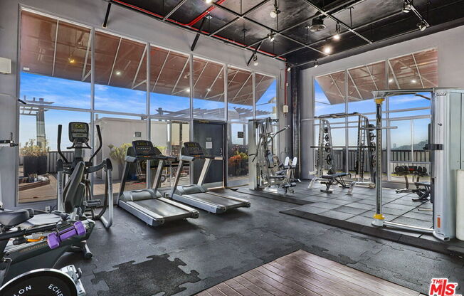 2 beds, 2 baths, 1,009 sqft, $3,500, Unit 414