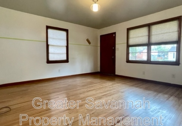 1401 E 33 ST