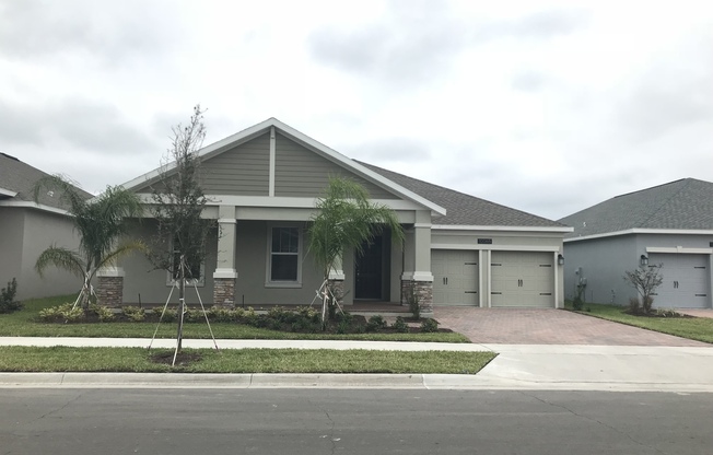Large 4/3 Lake Front Executive Home with 3 Car Garage