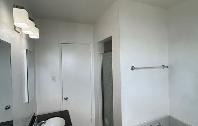 1 bed, 1 bath, 694 sqft, $3,600, Unit 17020- 15