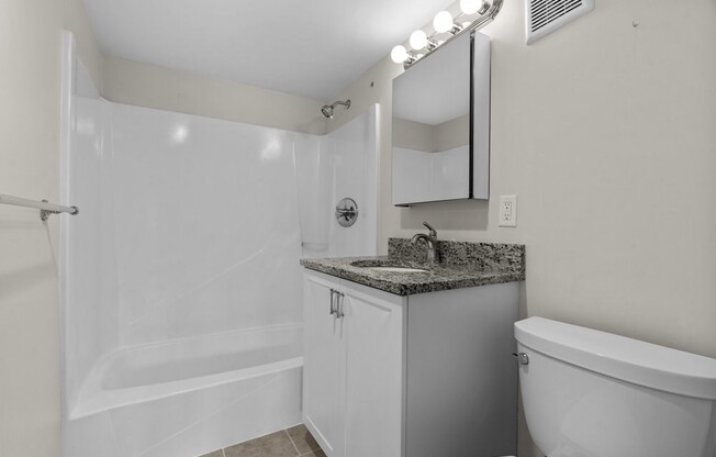 2 beds, 2 baths, 1,060 sqft, $2,600, Unit 32C