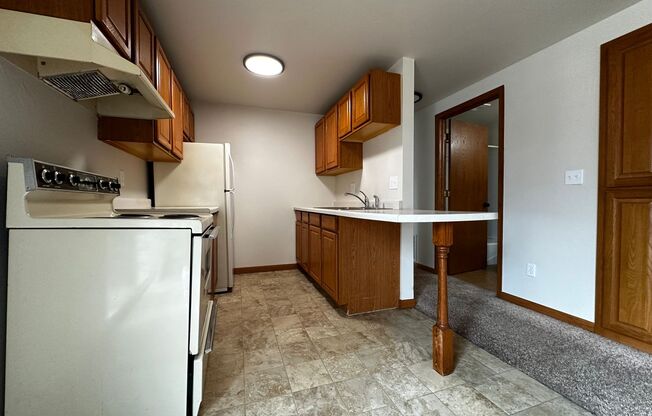 1 bed, 1 bath, $845, Unit Apt. 9