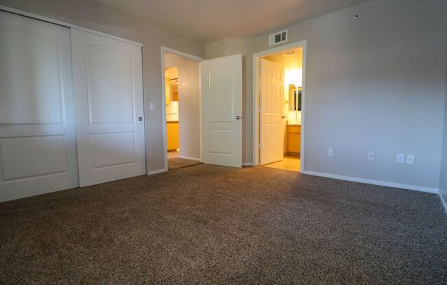 2 beds, 2 baths, 930 sqft, $1,795, Unit T2112