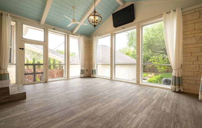 Beautiful Corner-Lot Home in Steiner Ranch – 4 Bed | 3 Bath