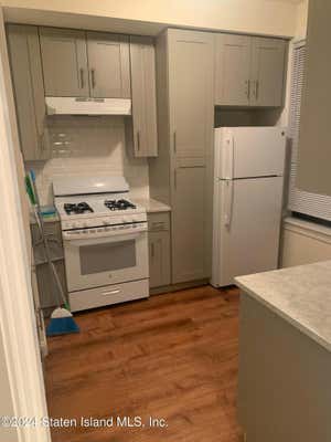 1 bed, 1 bath, 620 sqft, $1,700, Unit 1R