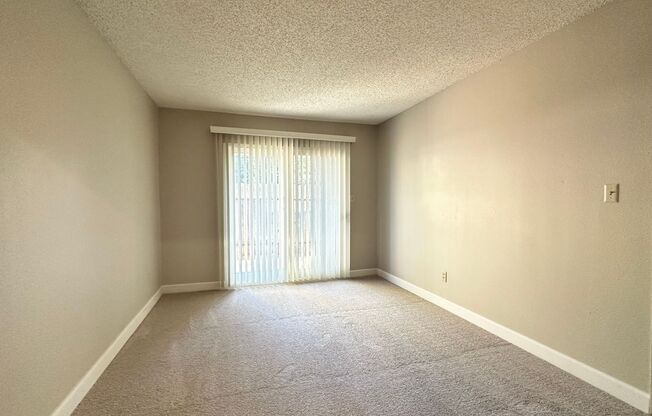 2 beds, 1 bath, 895 sqft, $1,700, Unit 490102