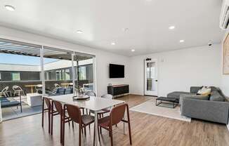 Analog PDX Apartments in Portland, Oregon Lounge