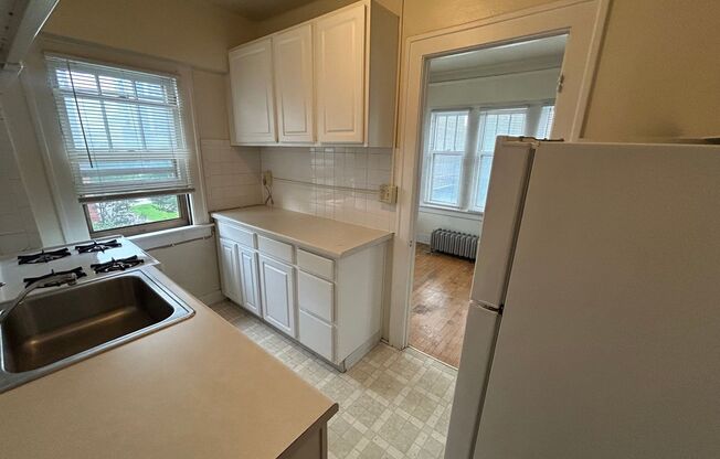 1 bed, 1 bath, $1,195, Unit 60