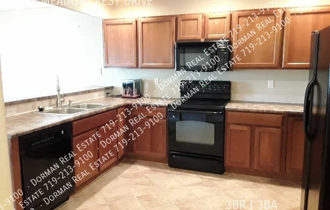 8458 MEADOWCREST DR