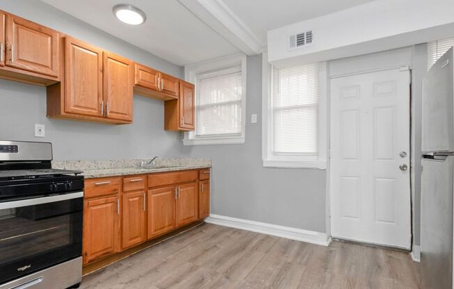 1215 - 1219 E 72nd St