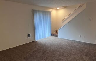 2 beds, 1.5 baths, 920 sqft, $1,595, Unit 42