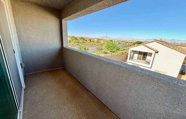 3 beds, 2 baths, $2,369
