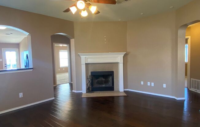 3 beds, 2 baths, $1,700